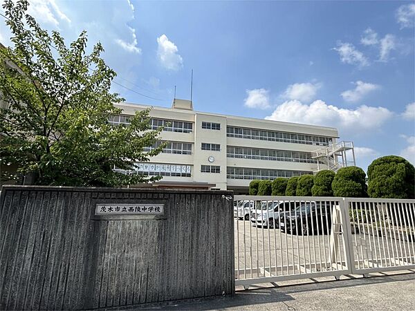 茨木市立西陵中学校（1000m）