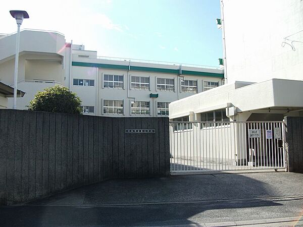 茨木市立東小学校（400m）