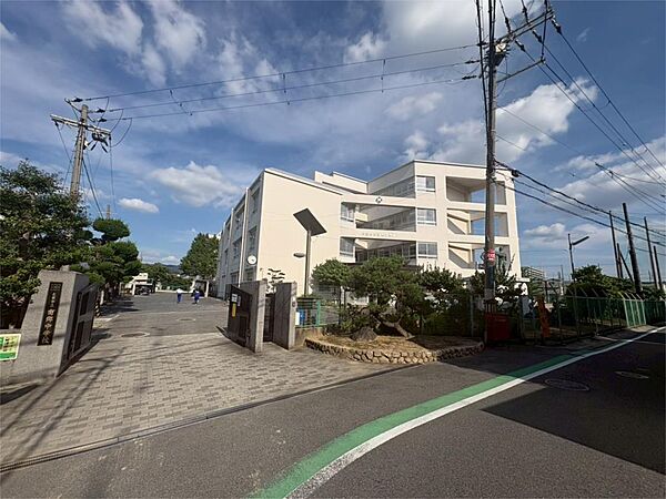 大東市立南郷中学校（950m）