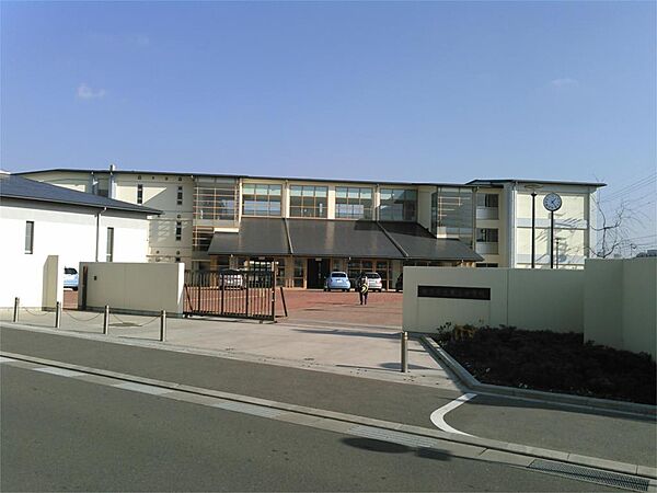 枚方市立第三中学校（700m）