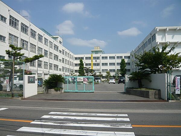 高槻市立第十中学校（800m）