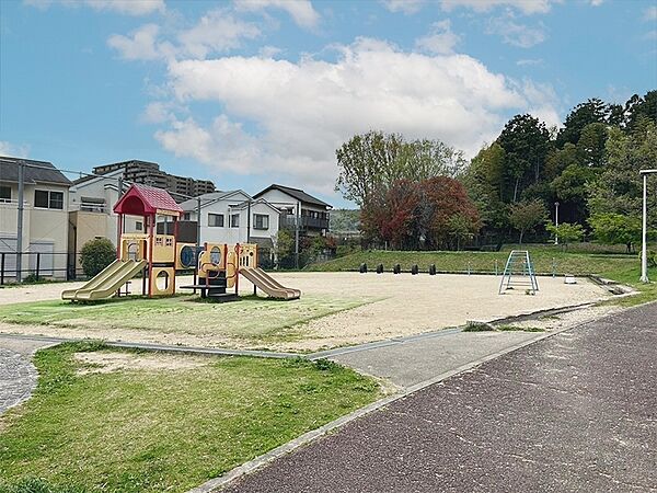 箕面東公園（800m）