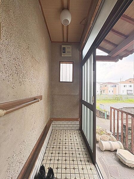 ※画像はAI生成により小物の削除および家具の設置を行っており、実際の仕様・形状・色味とは一部異なる場合がございます。