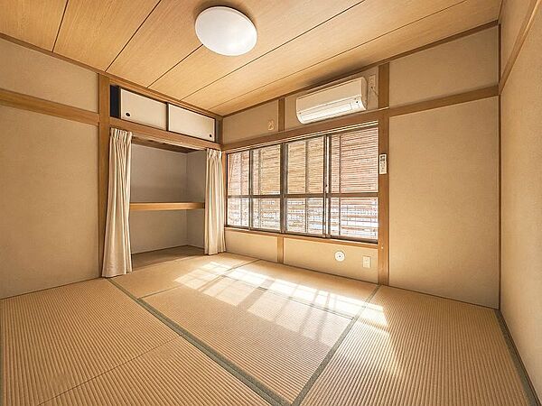 ※画像はAI生成により小物の削除および家具の設置を行っており、実際の仕様・形状・色味とは一部異なる場合がございます。