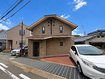 外観:閑静な住宅街「島本町青葉2丁目」。とほ10分圏内に小学校やスーパー、病院が揃う生活環境も良好な立地です♪ 外観:閑静な住宅街「島本町青葉2丁目」。とほ10分圏内に小学校やスーパー、病院が揃う生活環境も良好な立地です♪