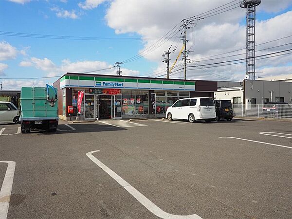 ファミリーマート 佐賀鹿江店（524m）