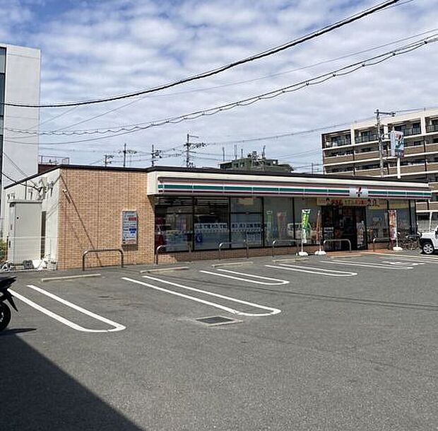 セブンイレブン南太子堂2丁目店 1050m