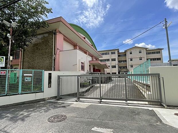 八尾市立北山本小学校 470m