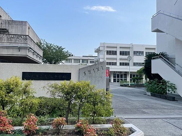 八尾市立志紀中学校 1030m