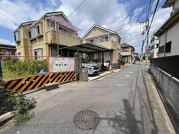 前面道路(東側)