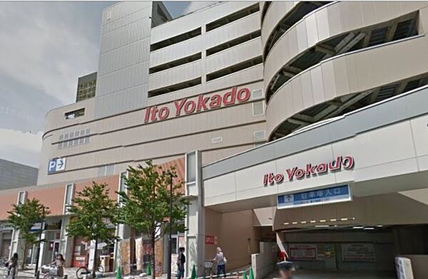 広い店内で品揃えも充実しています。商品が見やすいです。
