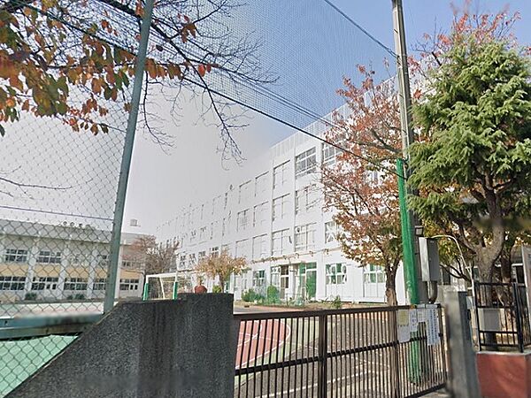 全体的にとてもよいかと思います。学習、スポーツをするにも充実した環境ですので、不自由せずに学校生活を送れると思います。