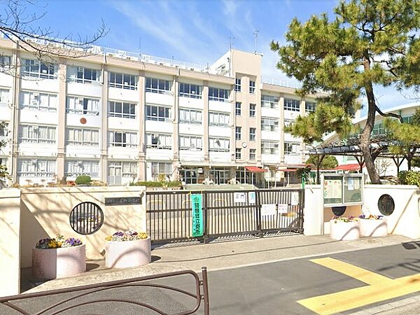教育の方針が一貫していて、先生は熱心で子供達ひとりひとりに目を向ていると評判です。