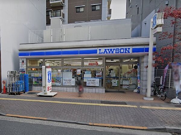 店内は明るくきれいです。商品陳列は、整理整頓してあります。