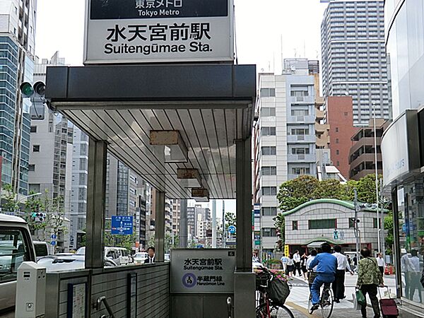 空港へ行くリムジンの発着場所でもあるので、駅内はスロープが設けられていて重たい荷物があるときは大変便利です。