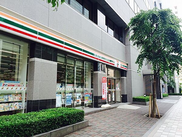 広くて綺麗なコンビニです。