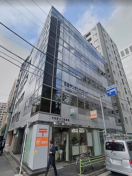 郵便窓口、貯金窓口、保険窓口、ATMの取り扱いがあります。