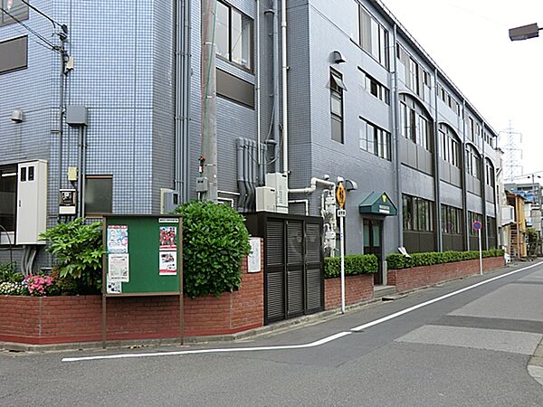 とてもしっかりと教育が行われるようで、安心して預けられます。先生方もとても良いかたばかりです。園長先生が変わり、いろいろと改善されているようです。