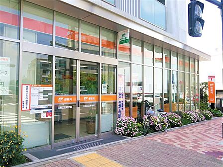 ◇郵便局が近くにあると様々な場面で便利ですよね。最近は赤いポストの数も減ってきた印象です。