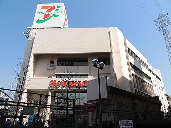 【営業時間：10時00分～22時00分】最近リニューアルし内装も新しくなった。キッズスペースや赤ちゃん休憩室が3Fにあり、父親と子供のみのときでも調乳やオムツ替えがしやすく安心である。