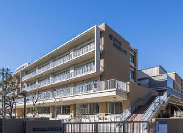 運動会、学芸会、展覧会、音楽会、体育大会に鼓笛パレードなどイベントが充実しています。