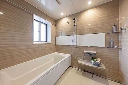 本物件に設定している家具・照明・レース・調度品などは、リース品につき、契約後引き渡し時までに撤去いたします。