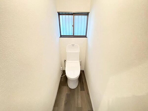 INAX製の節水トイレ♪トイレ新調済♪