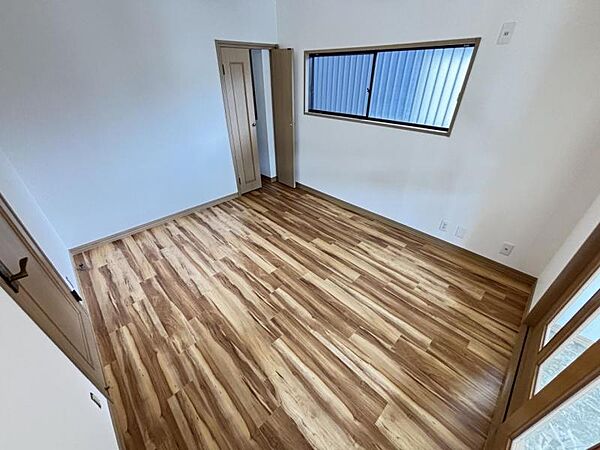 シンプルで温かみのあるデザインで、ゆったりと過ごせます。