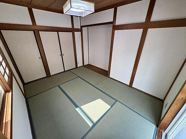 シンプルで温かみのあるデザインで、ゆったりと過ごせます。