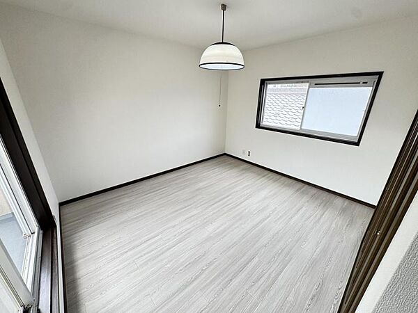 仕事や趣味のスペースとしても活用できる、多用途に使える部屋。