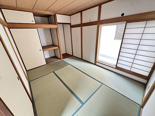 仕事や趣味のスペースとしても活用できる、多用途に使える部屋。