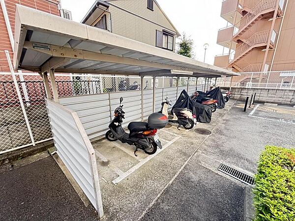 物件全体の雰囲気や立地条件がよく分かる写真です。
