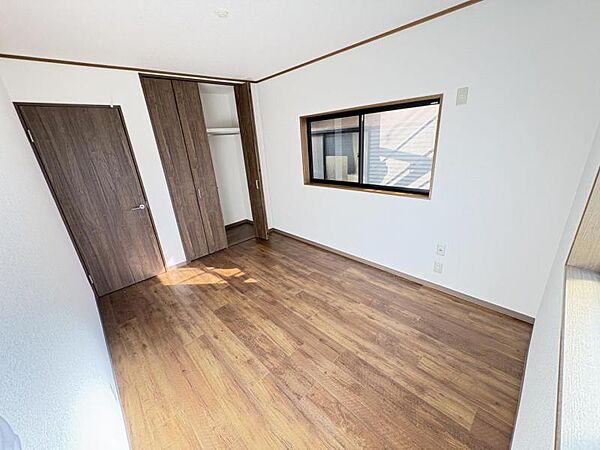 仕事や趣味のスペースとしても活用できる、多用途に使える部屋。