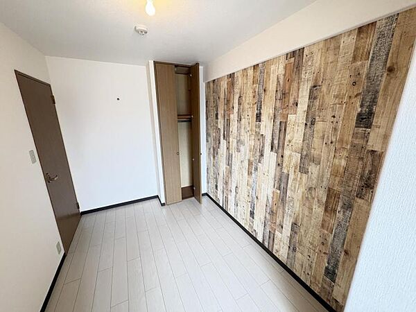 仕事や趣味のスペースとしても活用できる、多用途に使える部屋。