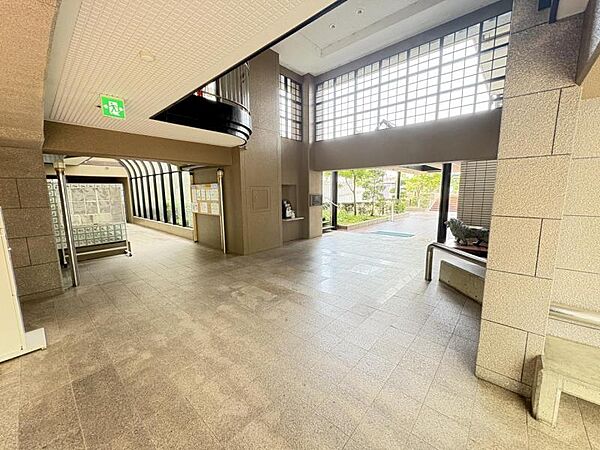 上品で落ち着きのある空間が、日常に上質なひとときを添えてくれます。