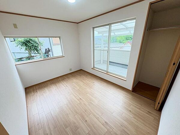 シンプルで温かみのあるデザインで、ゆったりと過ごせます。