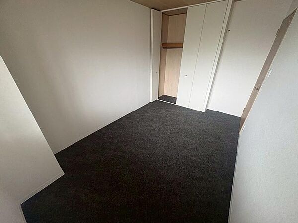 仕事や趣味のスペースとしても活用できる、多用途に使える部屋。