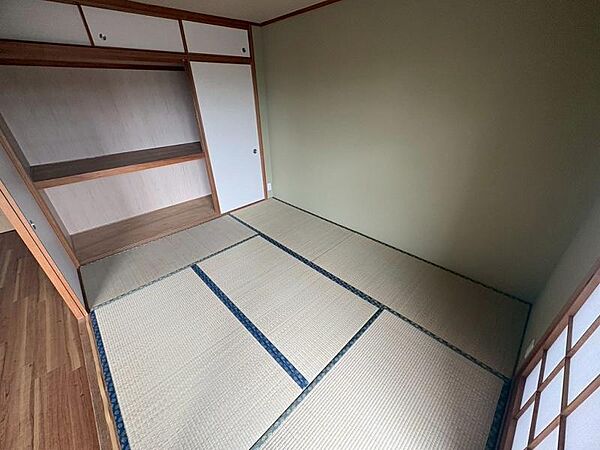 シンプルで温かみのあるデザインで、ゆったりと過ごせます。