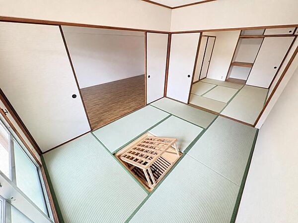 シンプルで温かみのあるデザインで、ゆったりと過ごせます。