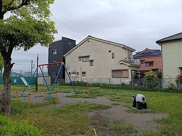 西町第3児童遊園 680m