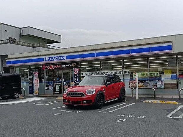 ローソン 草加氷川町南店 200m
