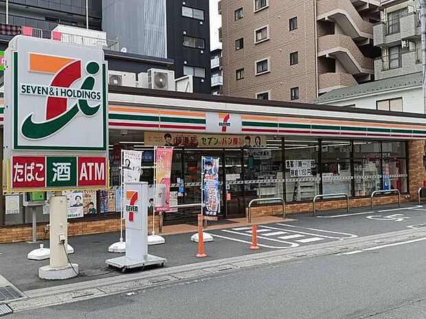 セブンイレブン草加氷川町 360m
