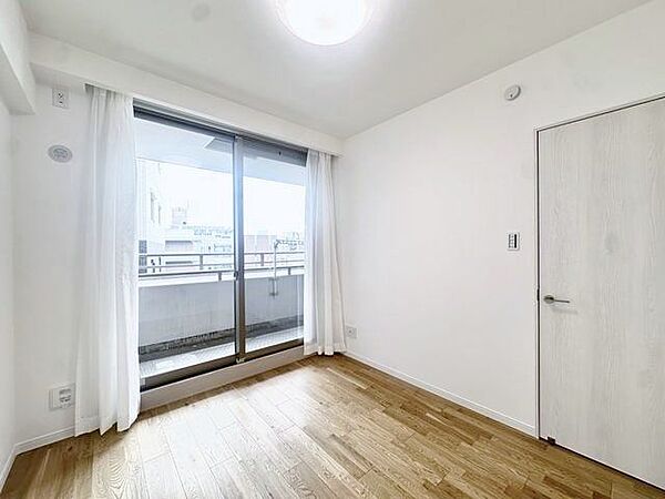 明るい日差しが優しい空間を演出。プライベートな時間を満喫できます。