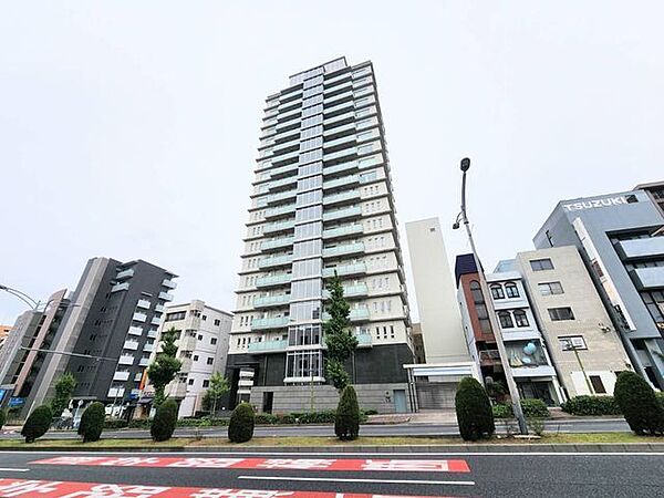 穏やかな住環境と充実の生活利便性を備えたこの地で誇りに思える住まいを実現。