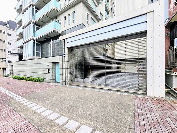 敷地内駐車場。
