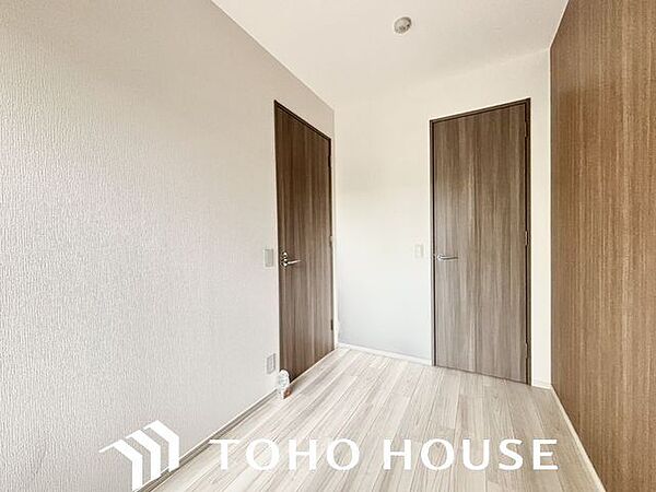 過ぎ行く時間をゆったりと感じることができる落ち着いたお部屋。プライベートな時間を満喫できます。