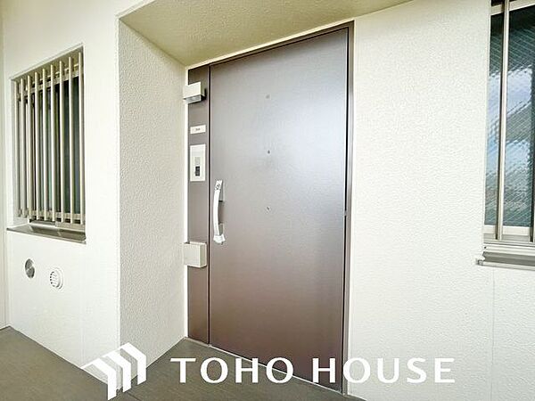 玄関はお家の顔としてすっきりとした素敵な空間に。印象のよい玄関は爽やかな住まいへの入り口です。