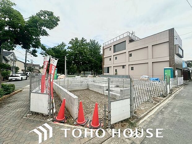 家族のニーズに合わせた間取りプラン。心地よい空間を創造します。