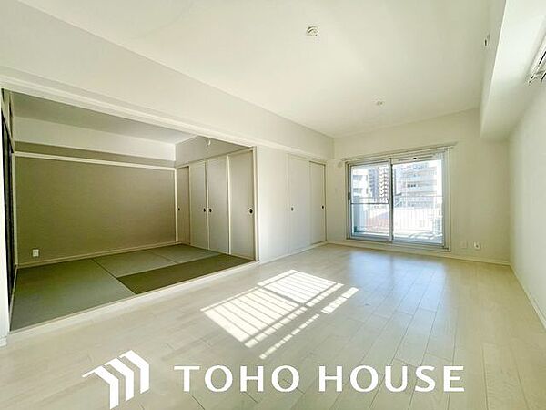 太陽の恵みを一気に受けた明るくあたたかいお住まい。吹きぬける風を感じながら爽やかで風通しの良い暮らし。