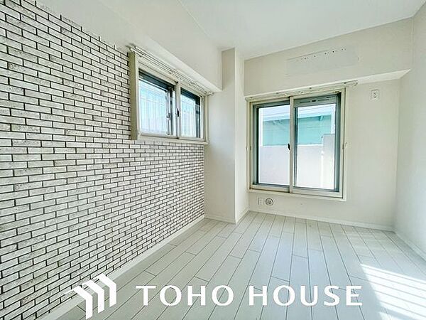 アクセントクロス採用し、より洗練されたデザインとしました。美しい素材が、私邸の品格を感じさせます。